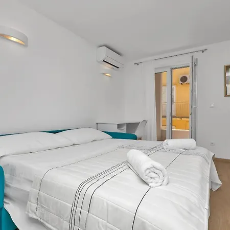 Apartment Lara